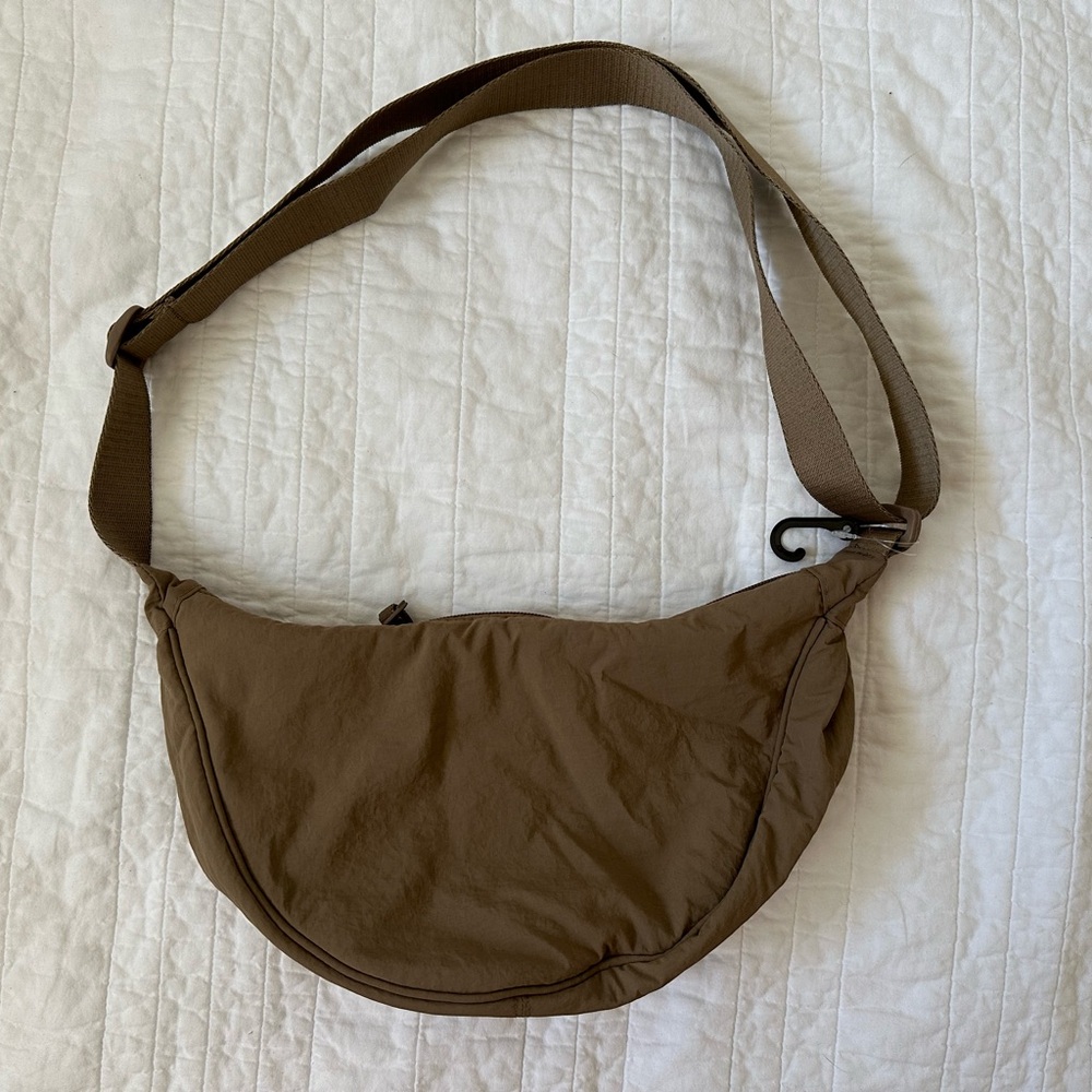 Uniqlo tan shoulder bag